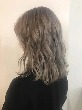 セミロング カラー 渋谷ブリーチカラー 韓国ヘアyuikoのヘアスタイル