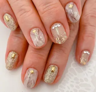 ネイル ママリンド　志村坂上店所属・しみ えんのネイルデザイン