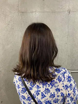 ミディアム センターパート/ニ ュアンスパーマのヘアスタイル