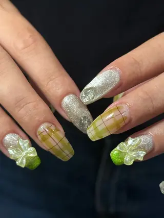 ネイル neouv所属・NEOUV_ mikuのネイルデザイン