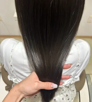 ロング カラー ☘️折戸結菜☘️ ハイトーンカラーのヘアスタイル