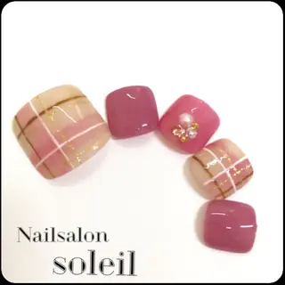 ネイル 粟津 美紀のネイルデザイン