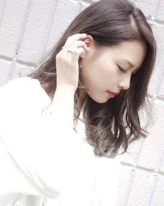 セミロング カラー ヘアアレンジ MiU所属・韓国×髪質改善×美髪 縮毛矯正×レイヤーのヘアスタイル