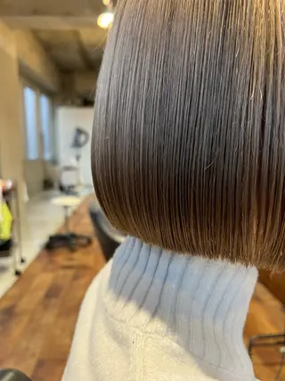 ショート カラー hair  bh.maara所属・bh.maara デザイン／ハイトーンのヘアスタイル