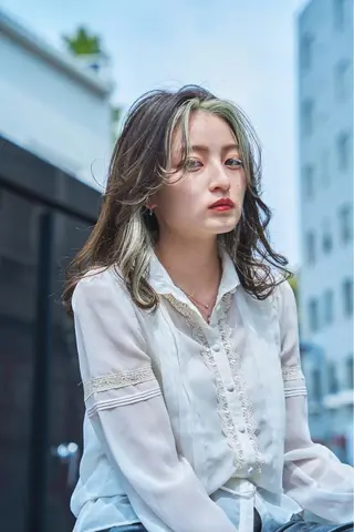 ミディアム カラー 🐺ウルフ×ハイトー ン🖤Yukinoのヘアスタイル