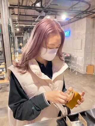 セミロング カラー パーマ ヘアアレンジ メンズ キッズ ネイル アイブロウ 透明感カラー・レイヤ ー🎀amika🎀のヘアスタイル