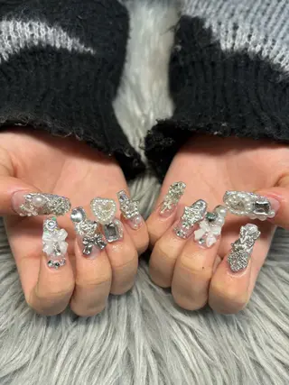 ネイル 鈴木 歩華のネイルデザイン