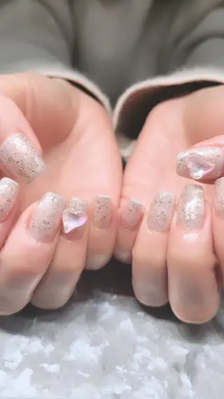 ネイル 13日3980円‼️ マグもデザインも◎のネイルデザイン