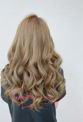 ロング GRANLUSSO 〜グランルッソ駅前店所属・木口 嘉美のヘアスタイル