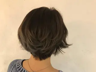 ショート カラー 伊藤 優希のヘアスタイル