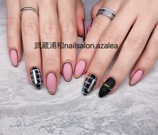 ネイル R inのネイルデザイン