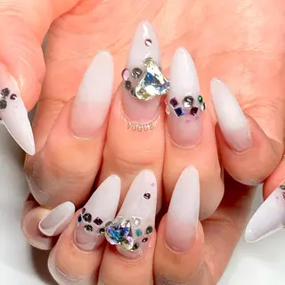 ネイル VOGUE ×SWANのネイルデザイン