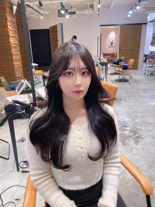 ロング kiti SAKAE所属・のり/顔まわり/韓国 /レイヤーカットのヘアスタイル