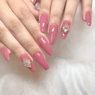 ネイル LOVE NAIL 店長　MIKAのネイルデザイン