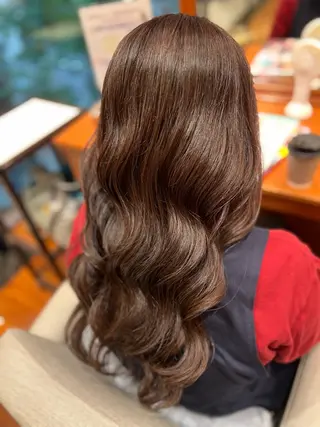 ロング カラー グラースアンジュ浦和ワシントンホテル店所属・新井 愛佳のヘアスタイル