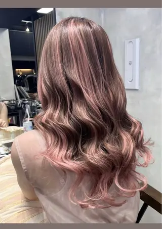 セミロング 濱川響太レディース カットモデルのヘアスタイル