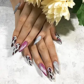 ネイル BINERVA所属・BINERVA nail salonのネイルデザイン