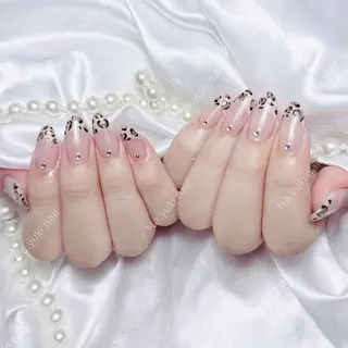 ネイル Queenie 🦋のネイルデザイン