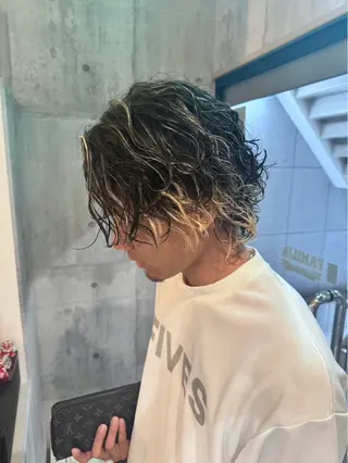 ミディアム カラー パーマ 坂井 琉生のヘアスタイル