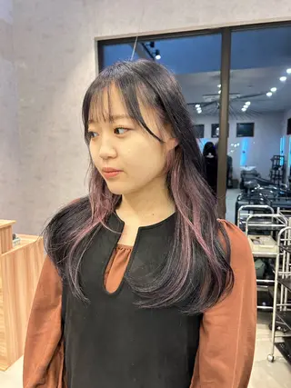 ロング QUON.伊勢崎店所属・ブリーチ＆ハイトーン 歌 心のヘアスタイル