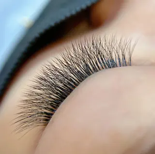 マツエク・マツパ Angela エステサロンのマツエク・マツパデザイン