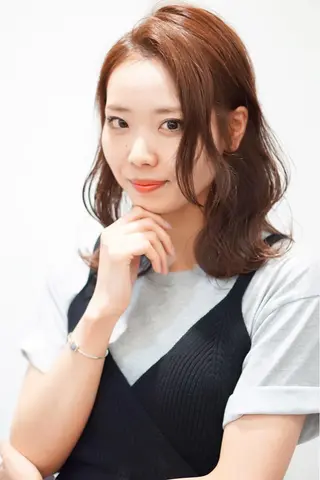 ミディアム カラー ディレクター ノナカのヘアスタイル