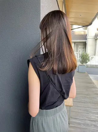 セミロング カラー LORO.hairmake&spa所属・山﨑 ひよりのヘアスタイル