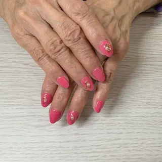 ネイル TRU NAIL大船店所属・TRU かつらのネイルデザイン