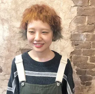 ショート カラー ブリーチ、パーマ 西部笑のヘアスタイル