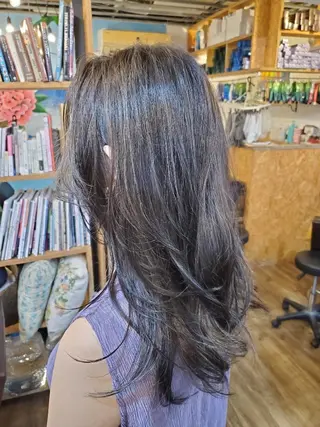 カラー セミロング フリーランス所属・韓国ヘア レイヤー くびれヘアMATSUのヘアスタイル