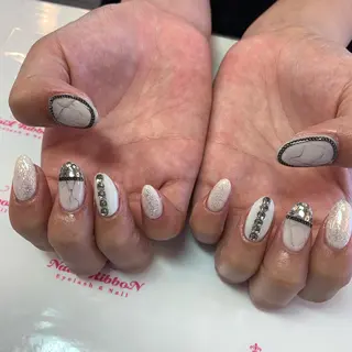 ネイル ネイルリボン 受付スタッフのネイルデザイン