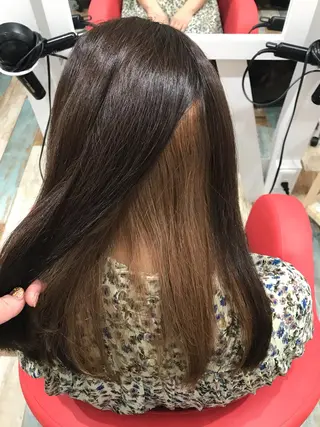 セミロング カラー cut studio g.(カット スタジオ ジー)所属・岡野 有花のヘアスタイル