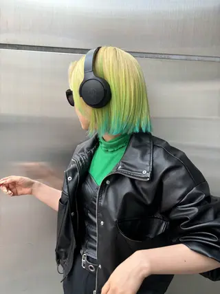 ショート 🌐NATSUMI 🌐【寒色カラー】のヘアスタイル