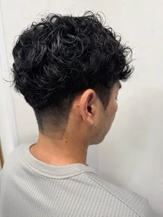 ショート メンズ パーマ/ハイトーン /吉田眞のヘアスタイル