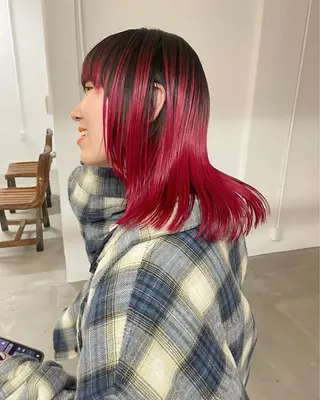 ロング カラー IRO所属・岡田 祐樹のヘアスタイル