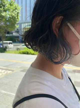 ミディアム カラー パーマ ツキノキ ミナのヘアスタイル