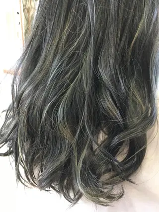 ミディアム カラー 白髪ぼかしハイライト 柳川拓哉のヘアスタイル