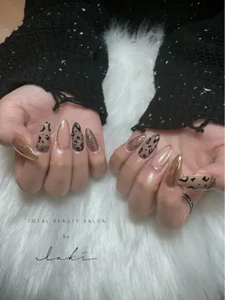 ネイル bylaki🌈 RENAのネイルデザイン