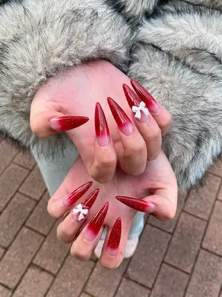 ネイル ＼近畿大学／近く🦢 Swanのネイルデザイン