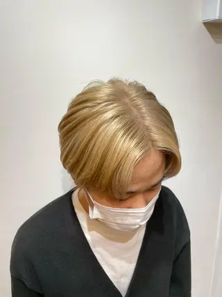 ショート カラー ⭐ハイトーンブリーチ ミルクティーピンクのヘアスタイル