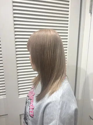 セミロング カラー EIGHT新宿 新井彩斗のヘアスタイル