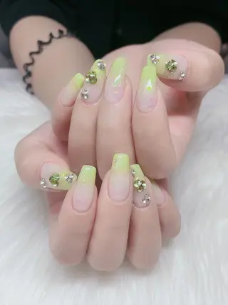 ネイル AngelChris ビューティーサロンのネイルデザイン