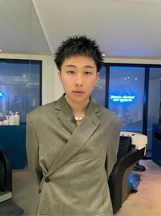 ショート カラー メンズ スパイラルパーマ 🌐hina⭐️のヘアスタイル