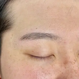 メンズ アイブロウ 青井 菜々美の眉毛・アイブロウイメージ