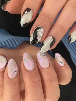 ネイル 🎀ボブ＋ハイトーン シュカ👶🏻のヘアスタイル