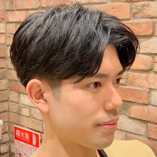 ミディアム 杉本 和大のヘアスタイル