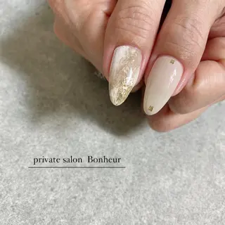 ネイル BONHEUR Annaのネイルデザイン