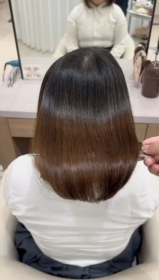 ミディアム ガレリアエレガンテ　サカエテン所属・田中俊　縮毛矯正 髪質改善のヘアスタイル