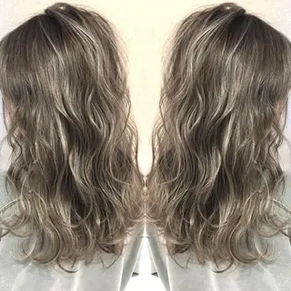 セミロング カラー 井上 一平のヘアスタイル