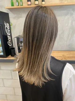 ロング カラー 🌷あべ まゆこ🌷のヘアスタイル